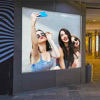 C 06 Commercial LED Screen: High Quality Indoor and Outdoor Advertising Solutions | REISSDISPLAY